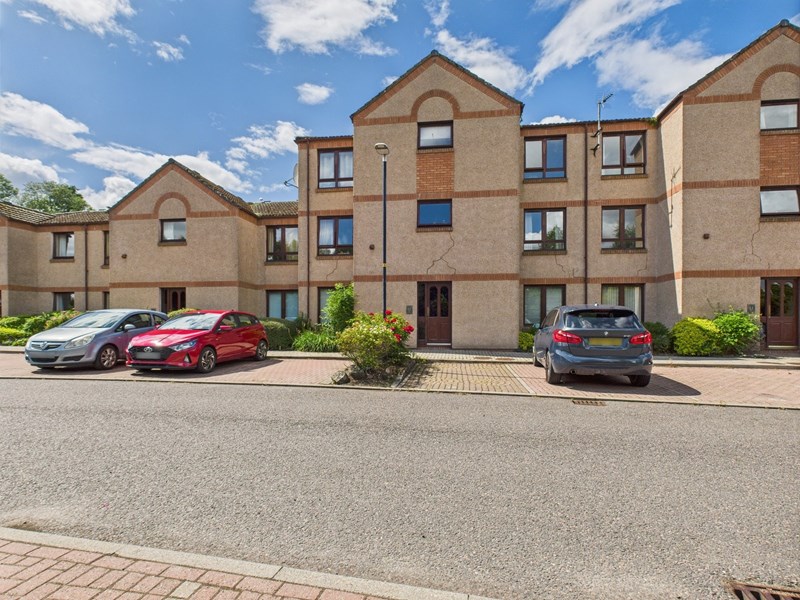 18 Cambrai Court, Dingwall, Ross & Cromarty, IV15 9XA