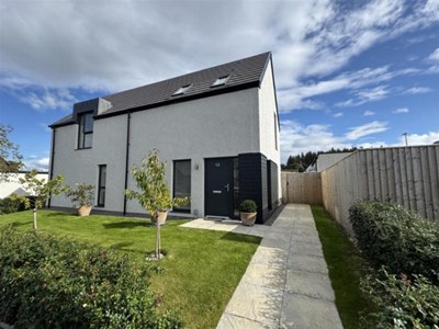 13, Campbell Court, Croy